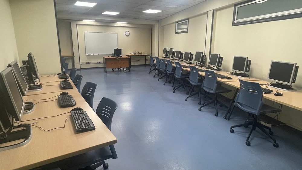Foto de Academia Postal Santiago. Bartumeu López SLU