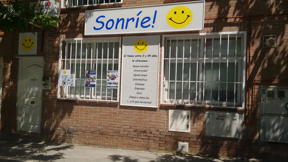 ACADEMIA SONRIE