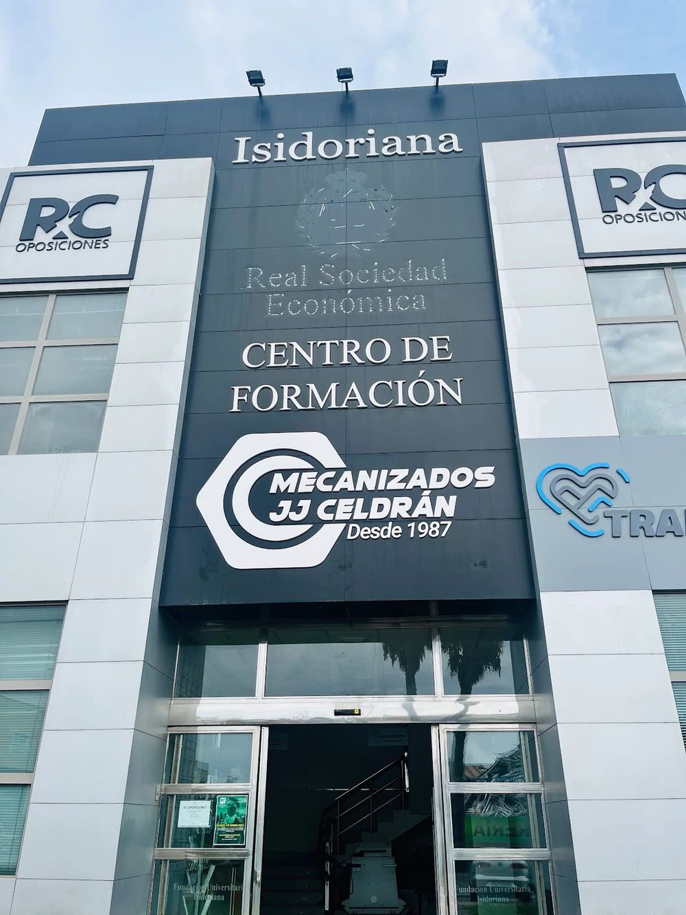 Foto de La Academia de José Luis Reverte