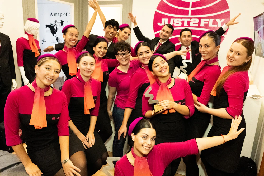 Just2fly - Academia de Azafatas y Curso TCP en Barcelona