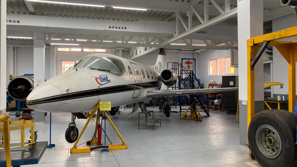 Cithe - Formación Técnica Aeronáutica de Helicópteros y Aviones