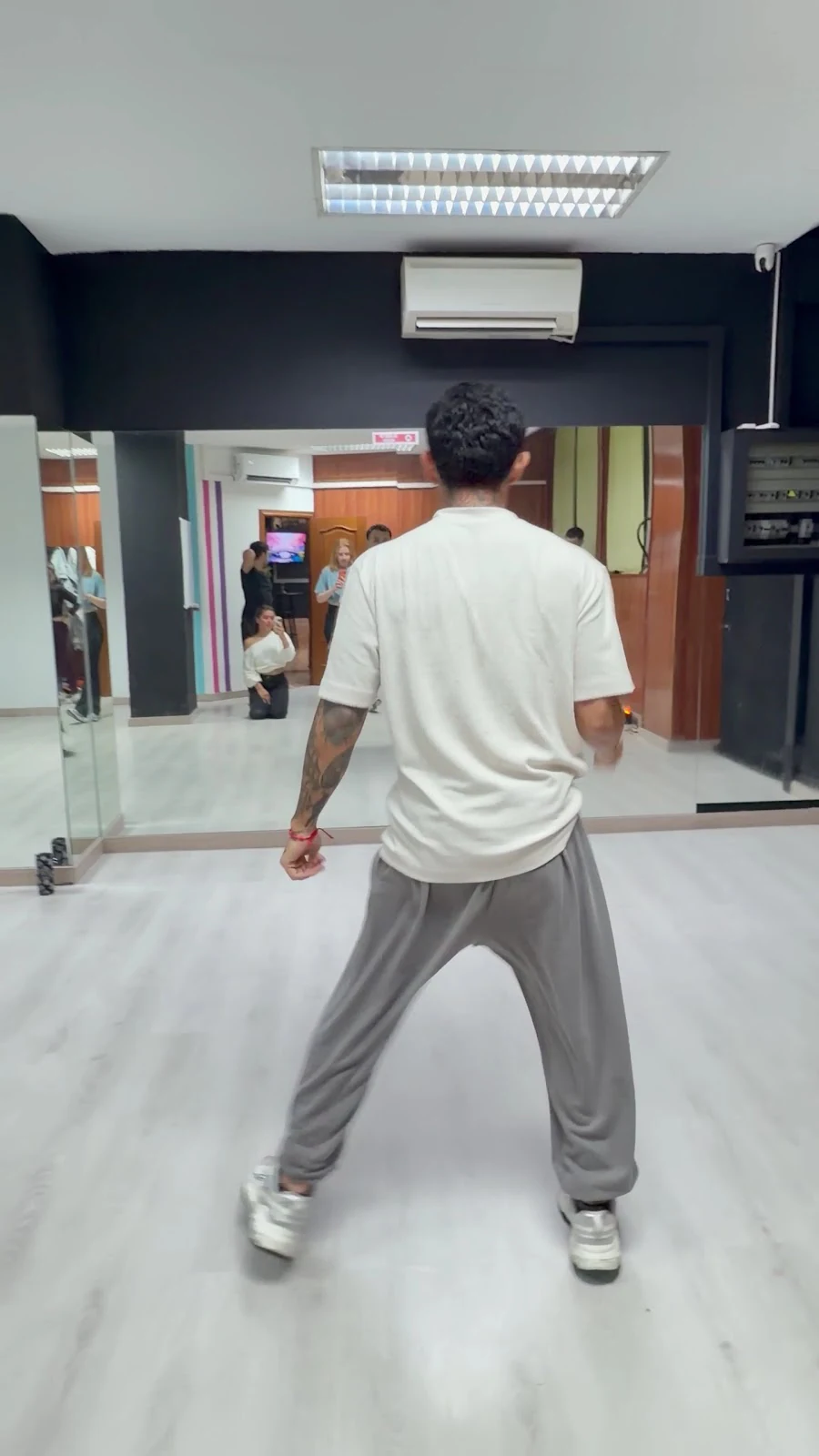 YO BAILO ACADEMIA DE BAILE