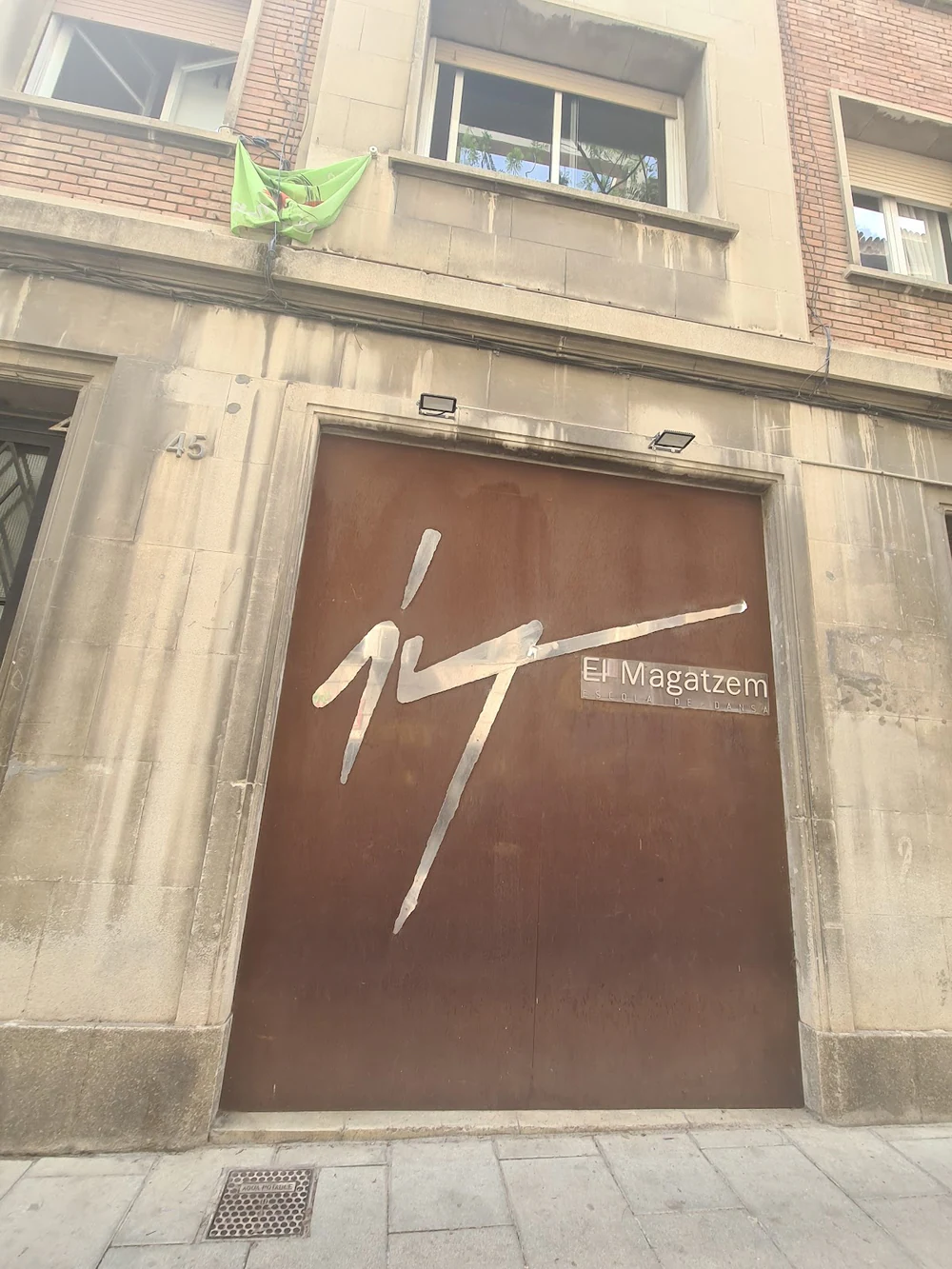 El Magatzem Escola de Dansa S.L.