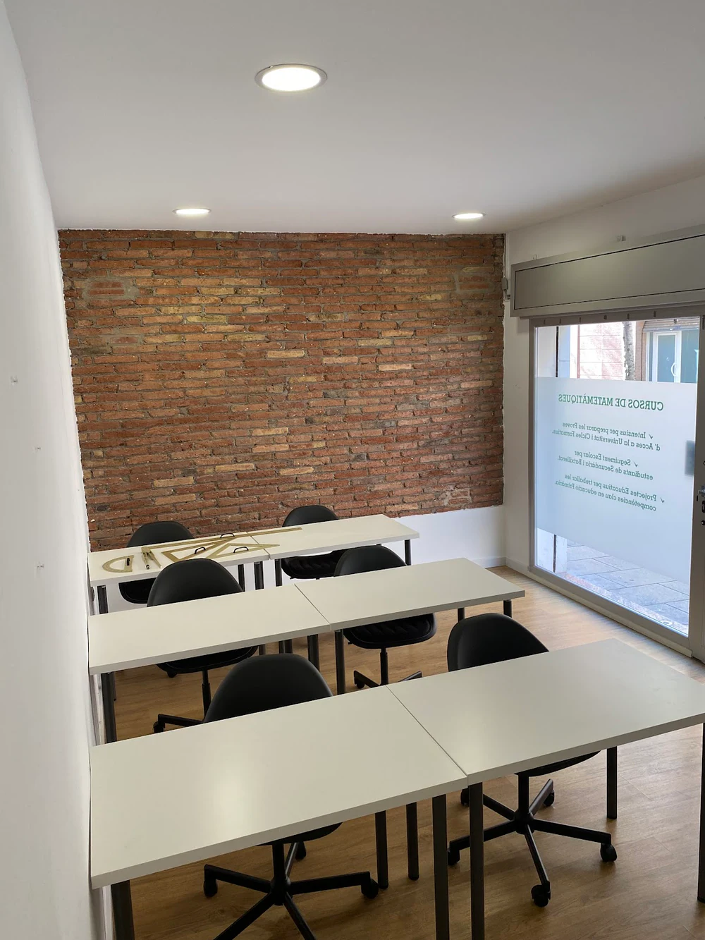 Your Success Academy, Academia de Matemáticas e Inglés