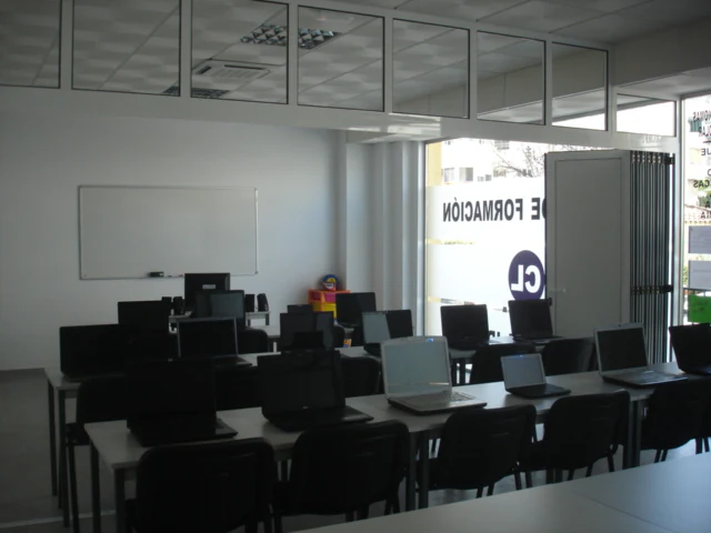 Foto de Centro De Estudios Y Formación LOGO'S