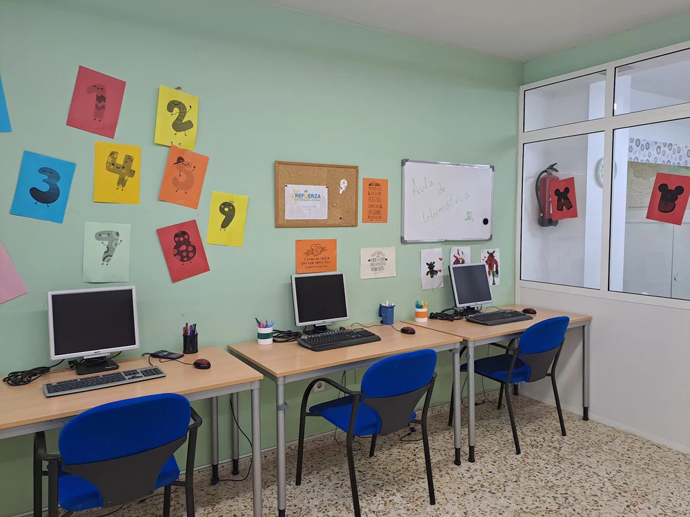 Academia Refuerza