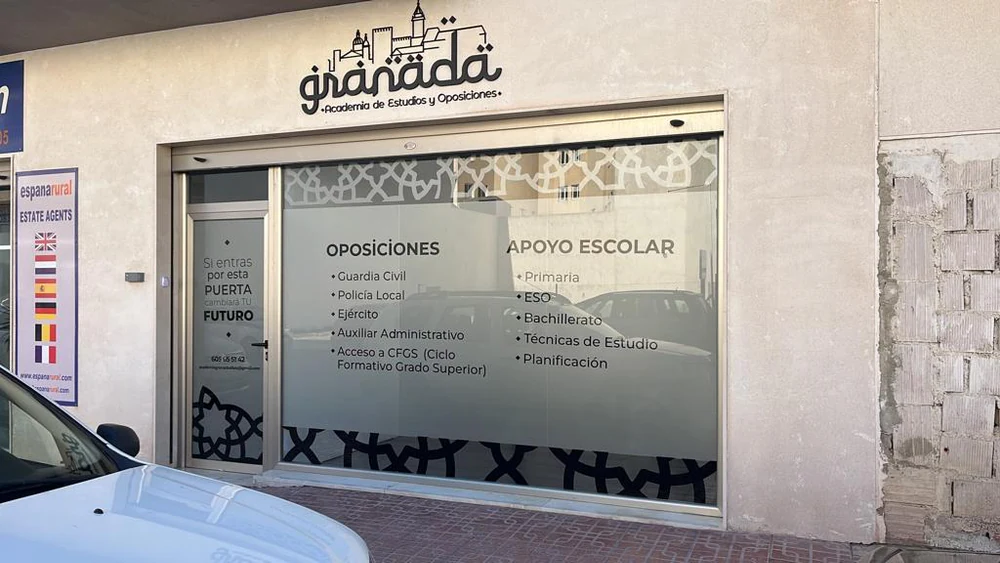 Foto de Academia de Estudios y Oposiciones Granada