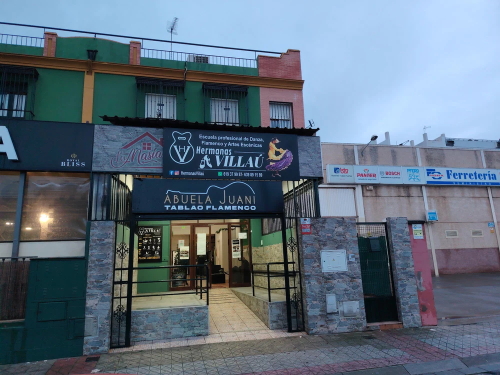 Escuela Profesional de Danza, Flamenco y Artes Escénicas Hermanas Villaú