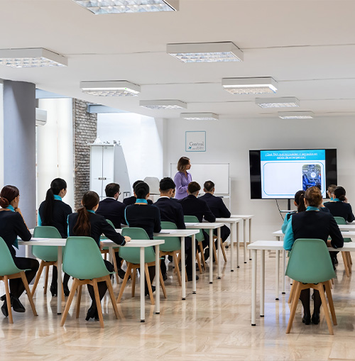 Central Barcelona Escuela Aeronáutica | Curso Azafata de Vuelo TCP