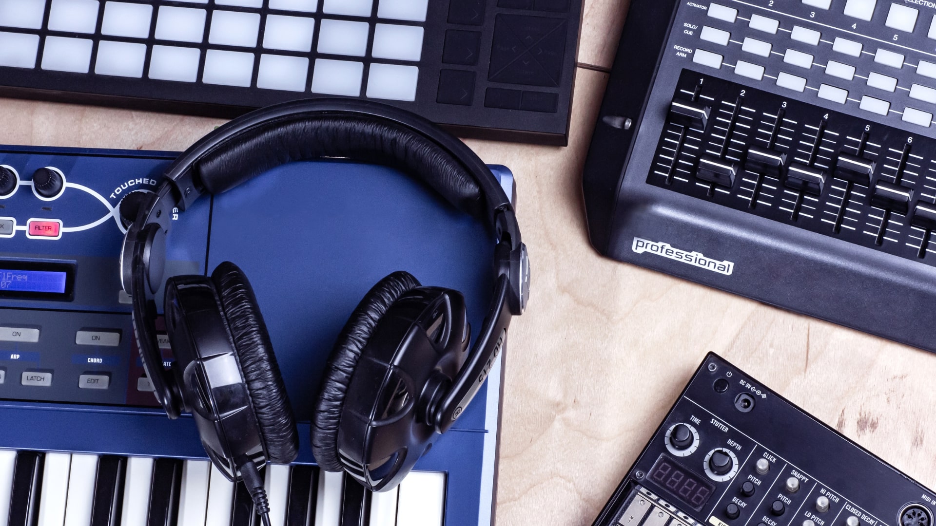 WARM UP Electronic Music Academy